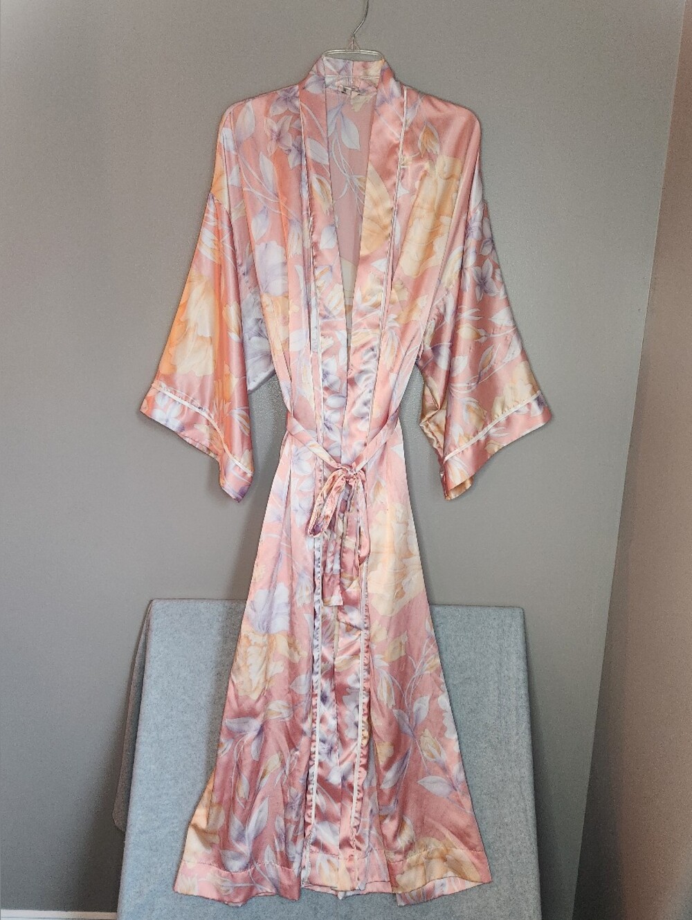 Vintage Natori Satin Floral Kimono Robe, One Size?